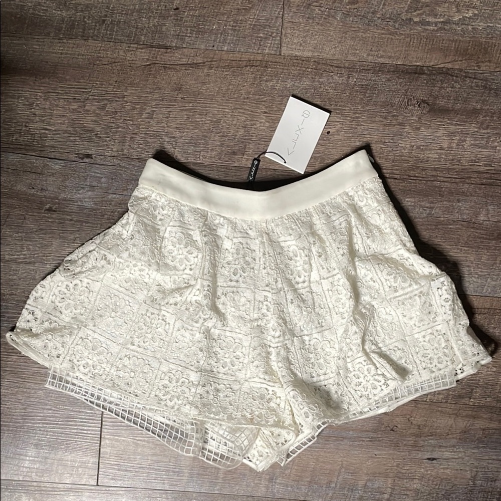 NWT Alexis Val Lace Shorts